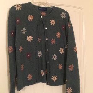 Pure wool flower sweater